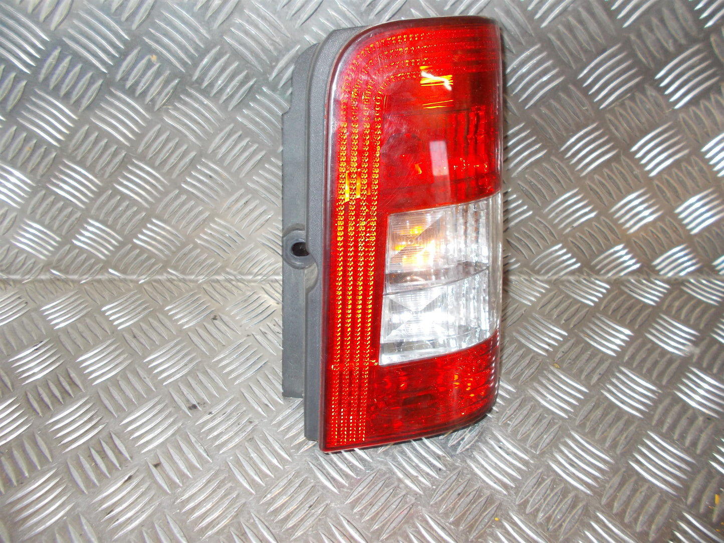 Citroen Berlingo Baglygte Med OEM Nr. Ophugger Fra Citroen Ophugger