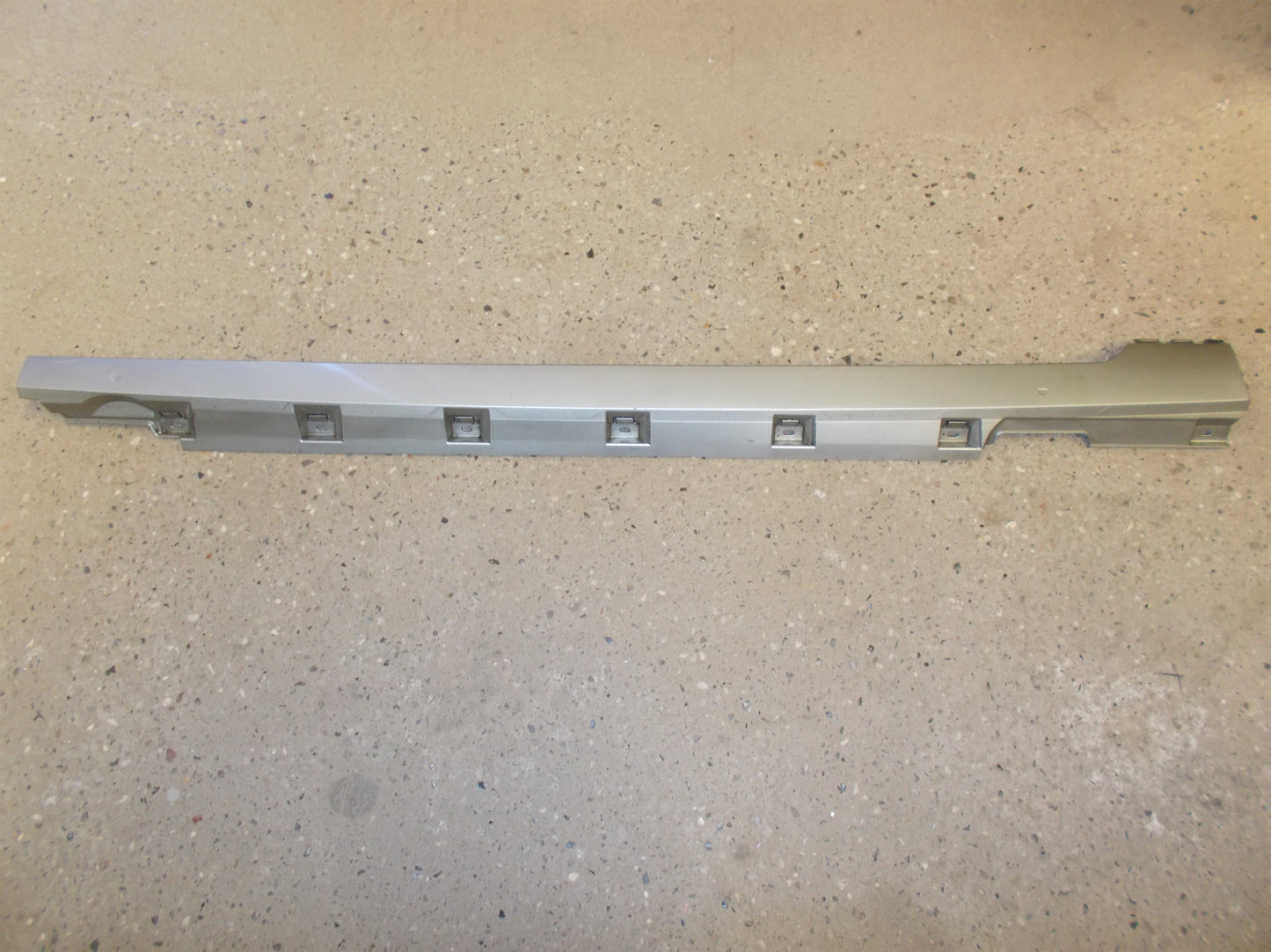 VW Passat 3G Sideskørt Med OEM Nr. 3G0853858 Fra VW Ophugger