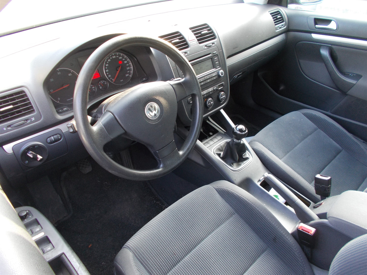 VW Jetta 1K Pluk-Selv-Bil Med OEM Nr. Ophugger Fra VW Ophugger