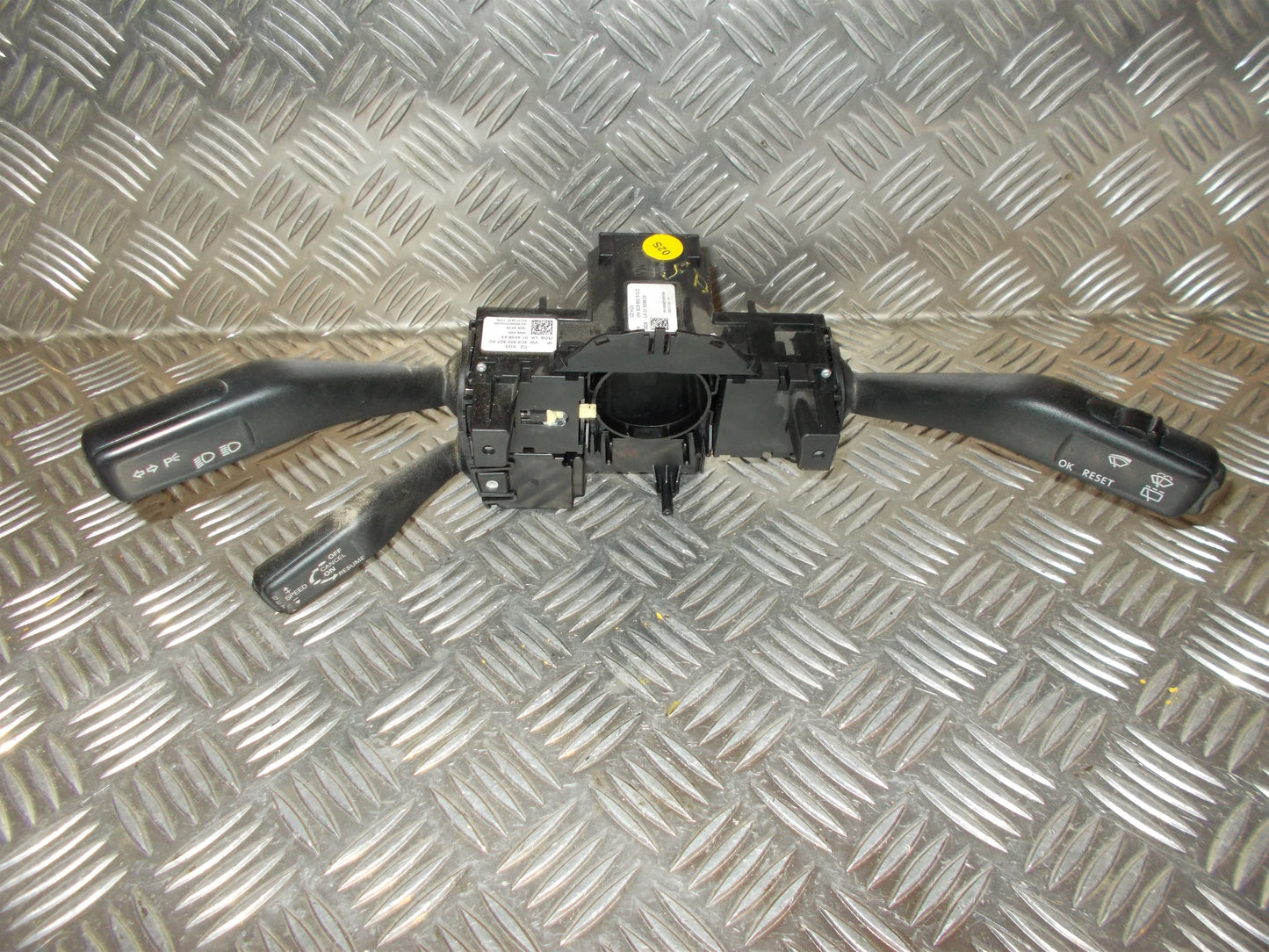 VW Passat 3C Kontakt Combi Med OEM Nr. 3C9953513C Fra VW Ophugger