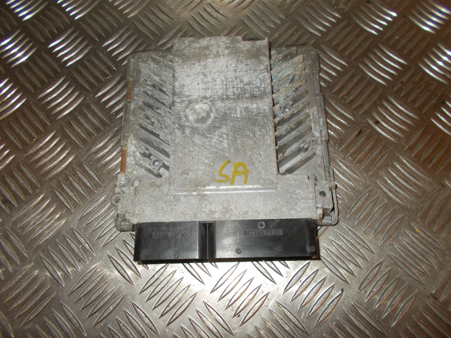 VW Passat 3C Motorstyring - Motorstyreboks - Injection Elboks Med OEM Nr. 03G906018CE Fra VW Ophugger