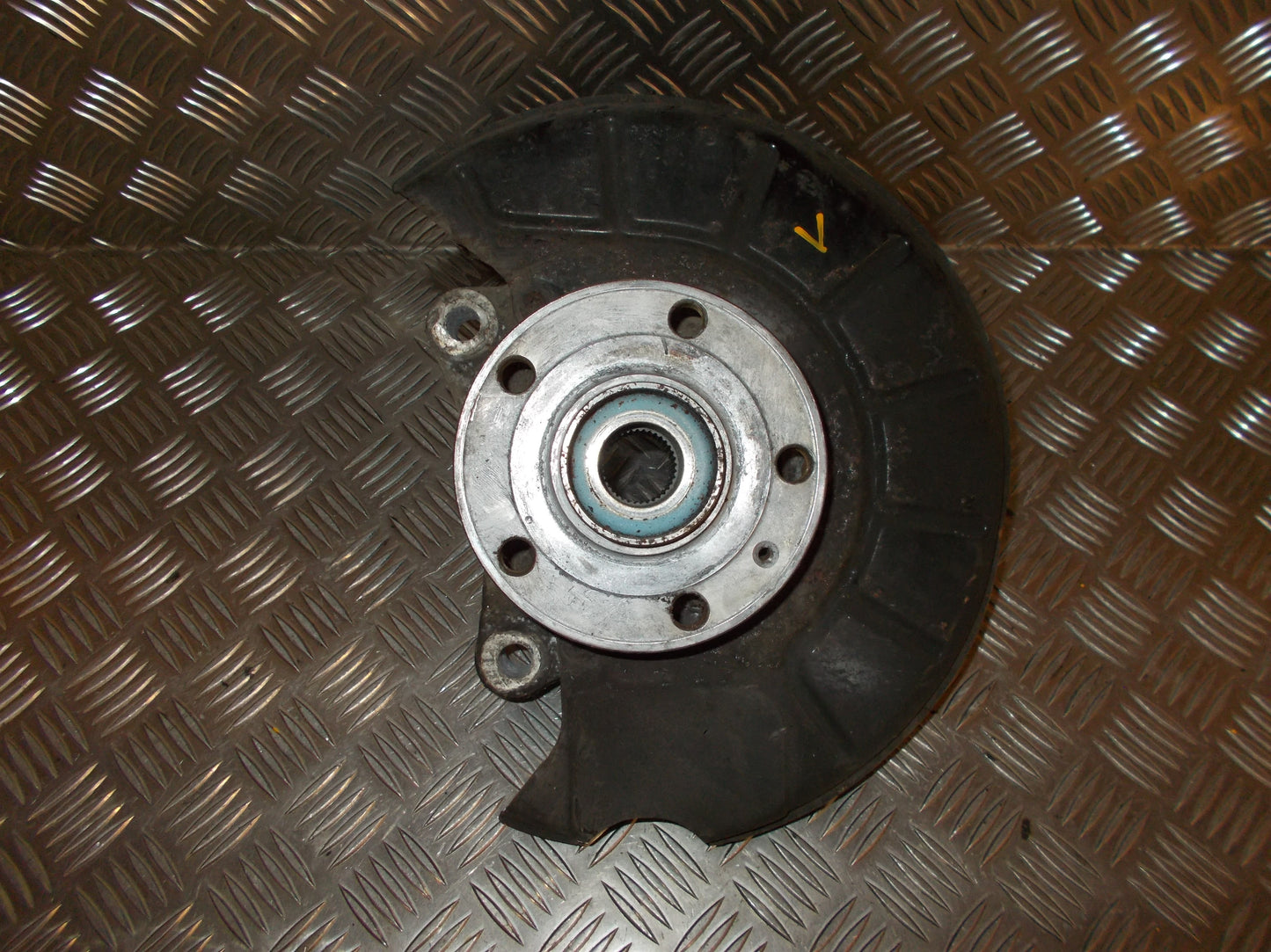 VW Passat 3C Spindel For V Med OEM Nr. 3C0407253F Fra VW Ophugger