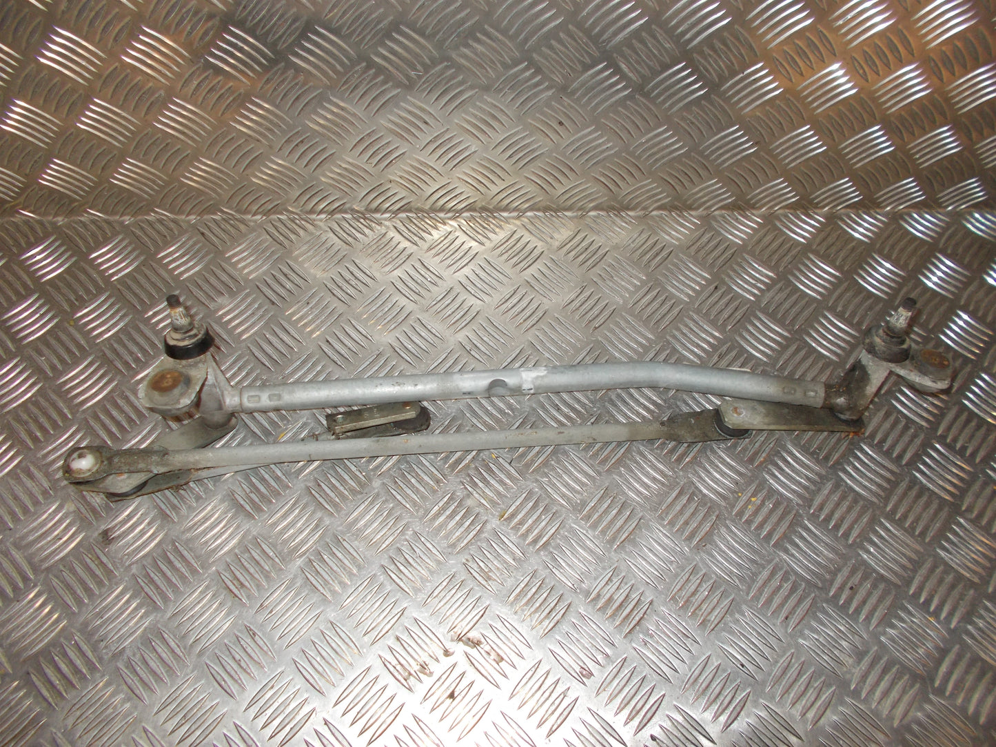 VW Passat 3C Viskertræk Med OEM Nr. 3C1955023E Fra VW Ophugger