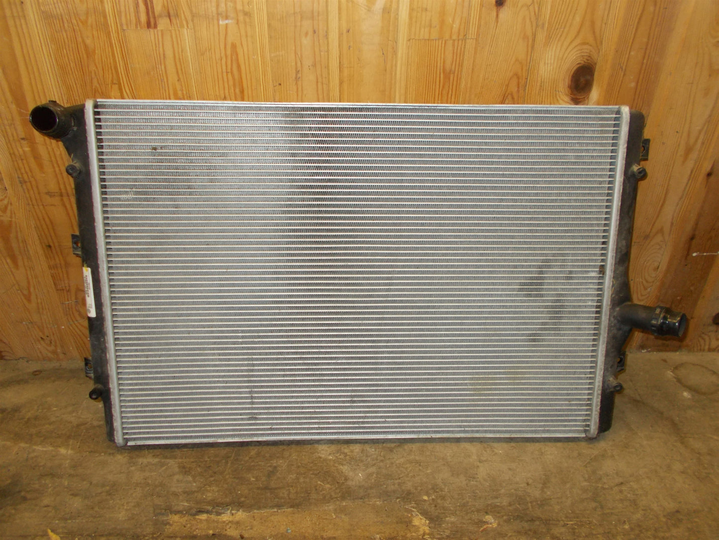 VW Passat 3C Køler Med OEM Nr. 3C0121253K Fra VW Ophugger