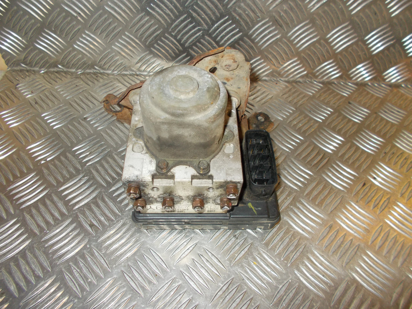 Toyota Corolla Verso ABS Pumpe Med OEM Nr. 4451013070 Fra Toyota Ophugger