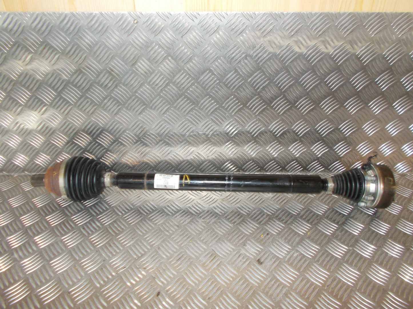 VW Golf Sportsvan Trækaksel For H Med OEM Nr. 1K0407272SP Fra VW Ophugger