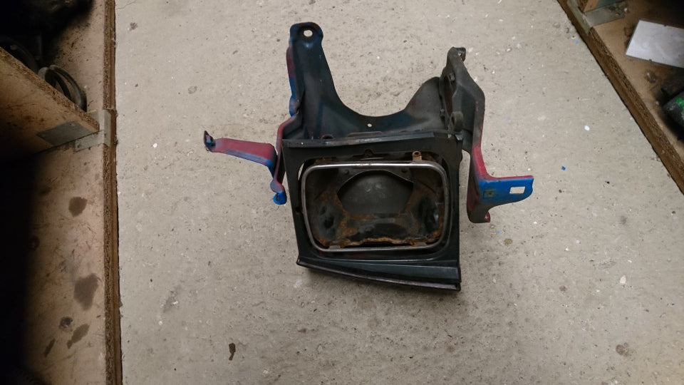 Toyota Celica T160 Vippelygtekonsol Med OEM Nr. Ophugger Fra Toyota Ophugger