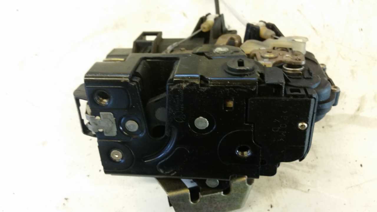 Audi A6 4B Dørlås Med OEM Nr. 4B0839166 Fra Audi Ophugger