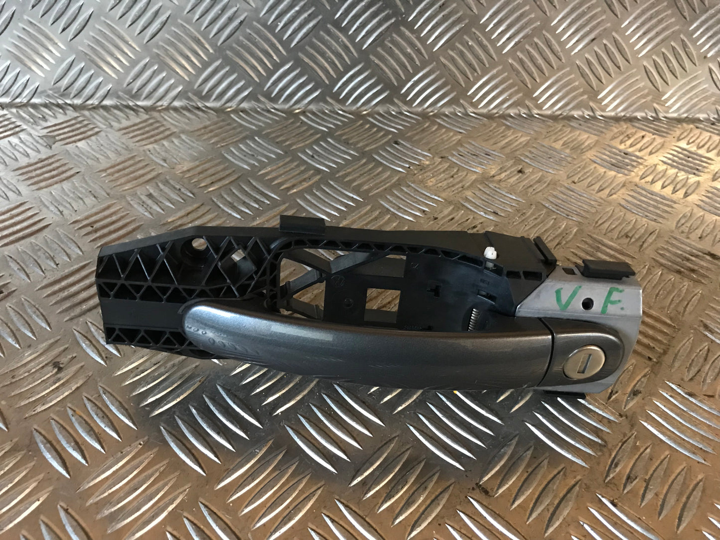 Audi A4 8K Håndtag Udvendig Med OEM Nr. 5N0837885H Fra Audi Ophugger