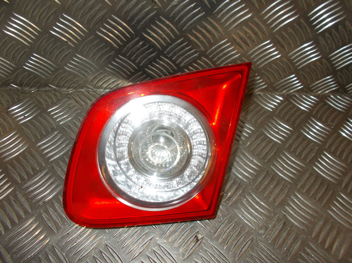 VW Jetta 1K Baglygte Med OEM Nr. 1K5945094 Fra VW Ophugger