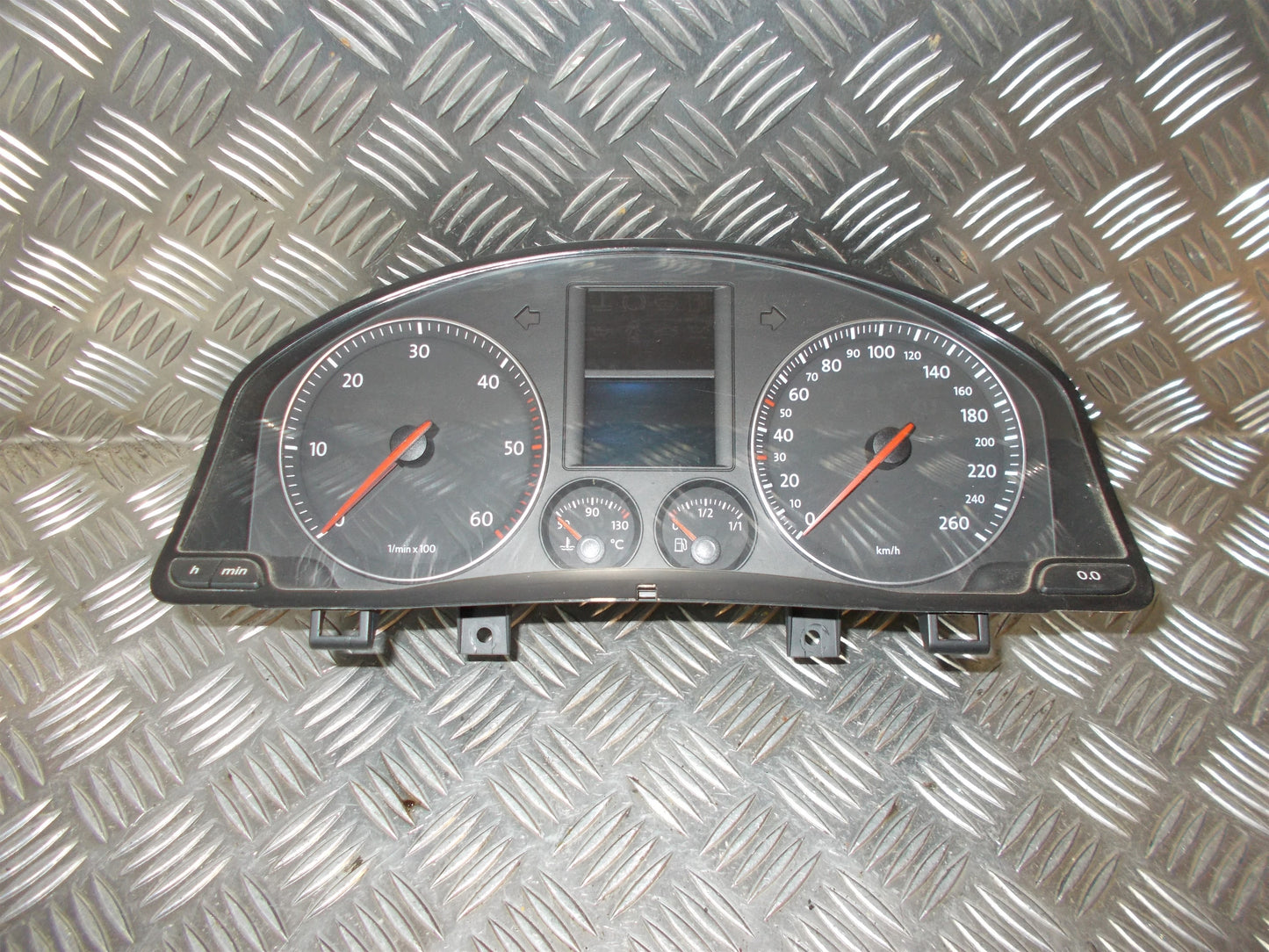 VW Jetta 1K Speedometer - Instrument Med OEM Nr. 1K0920862B Fra VW Ophugger