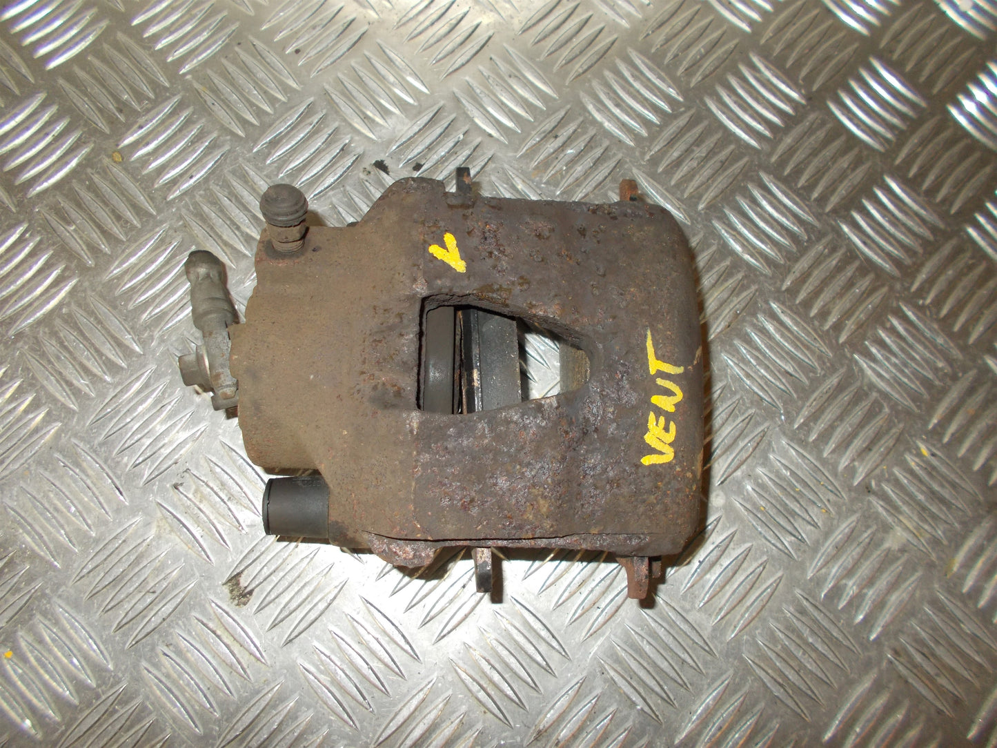 VW Jetta 1K Bremsekaliber Vf Med OEM Nr. 1K0615123D Fra VW Ophugger