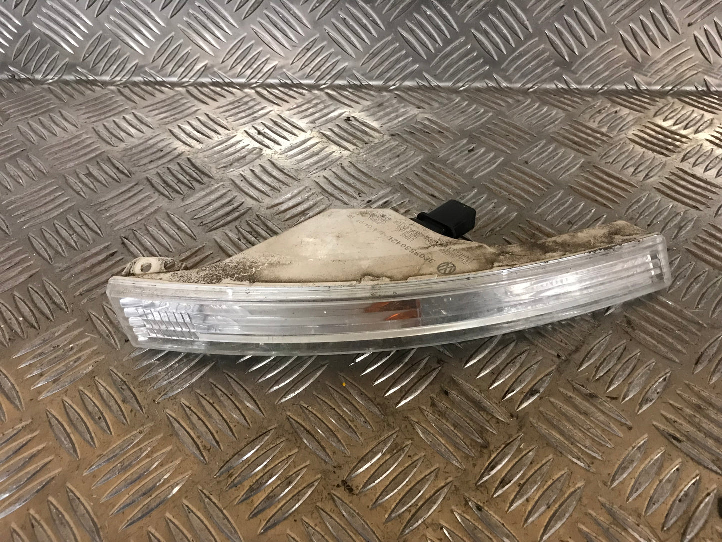 VW Passat 3C Blinklygte For Med OEM Nr. 3C0953042L Fra VW Ophugger