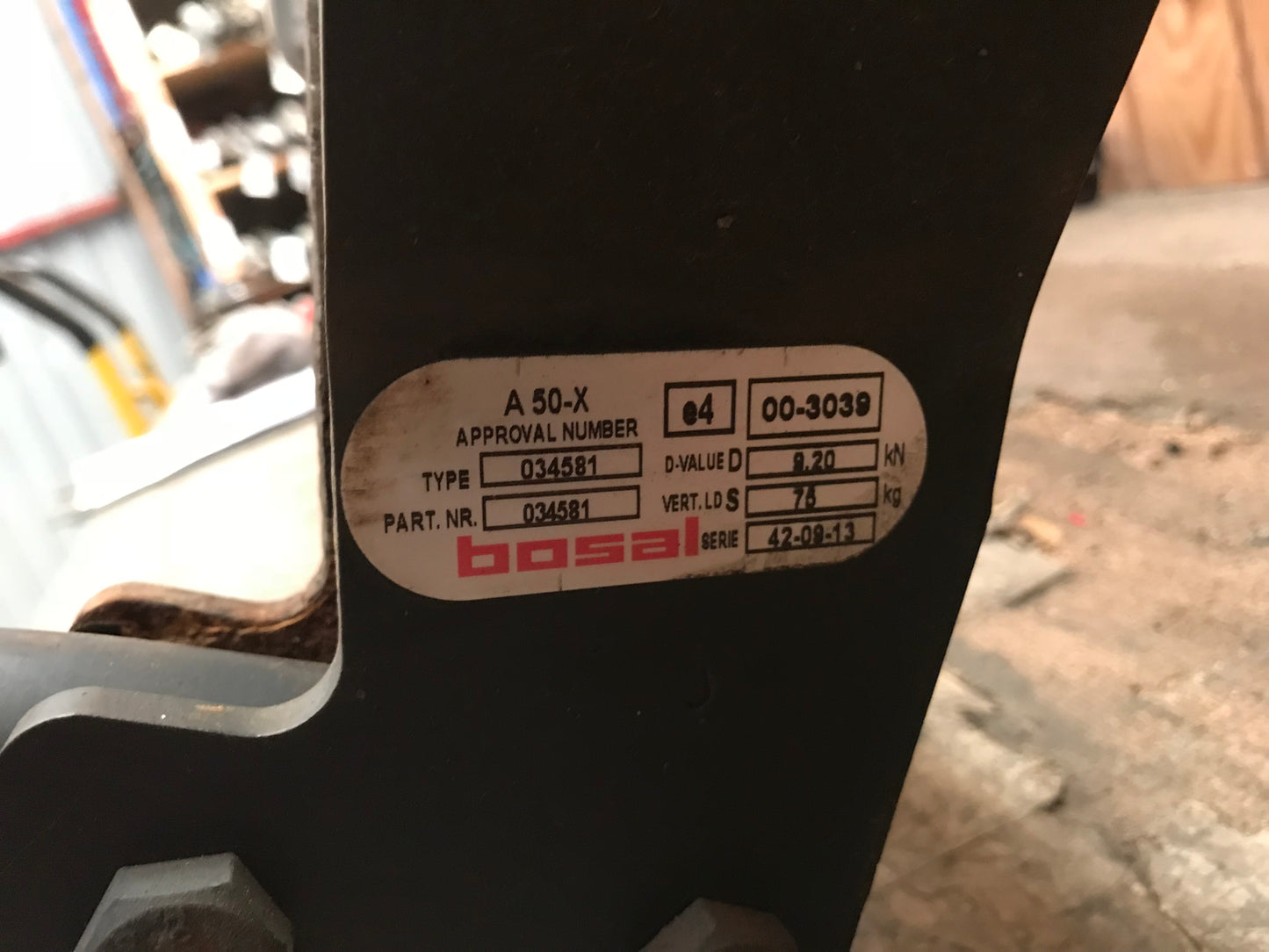 VW Jetta 1K Anhængertræk, Fastmont Med OEM Nr. Ophugger Fra VW Ophugger