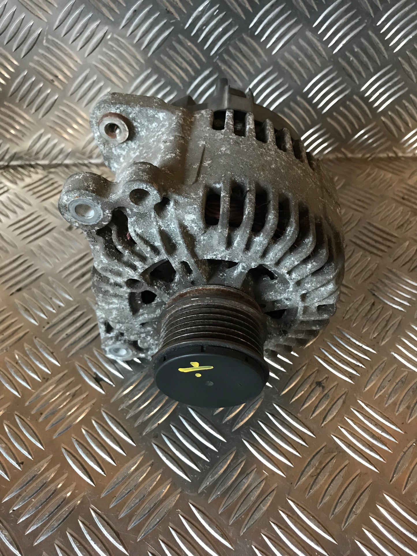 Audi A3 8P Generator Med OEM Nr. 06F903023C Fra Audi Ophugger
