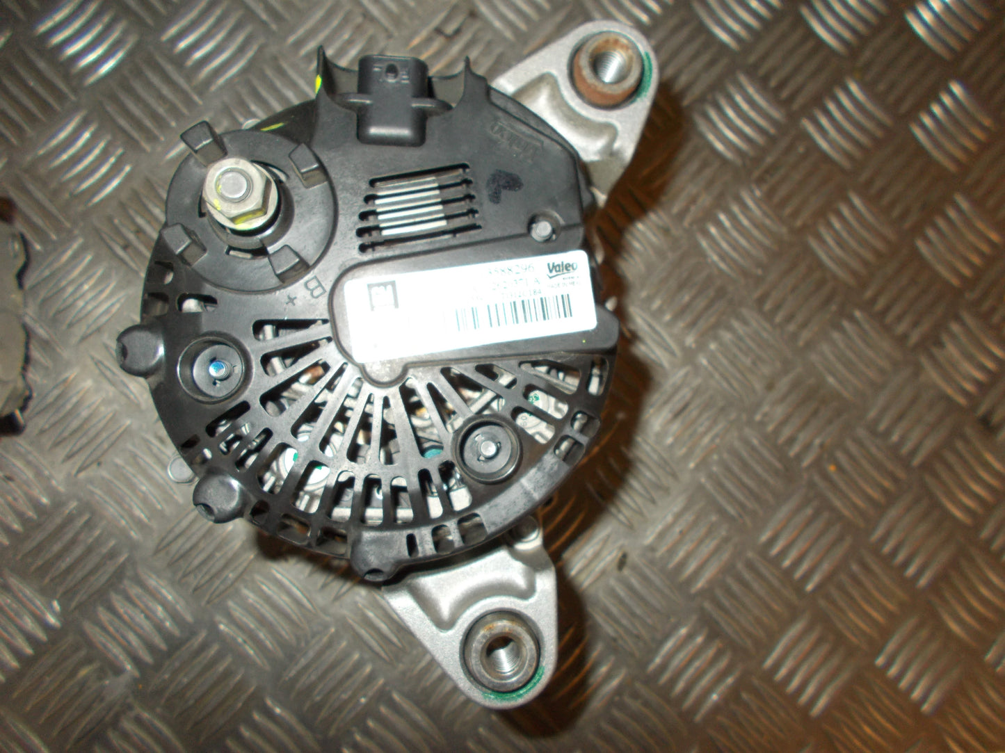 Chevrolet Aveo Generator Med OEM Nr. 13588296 Fra Chevrolet Ophugger