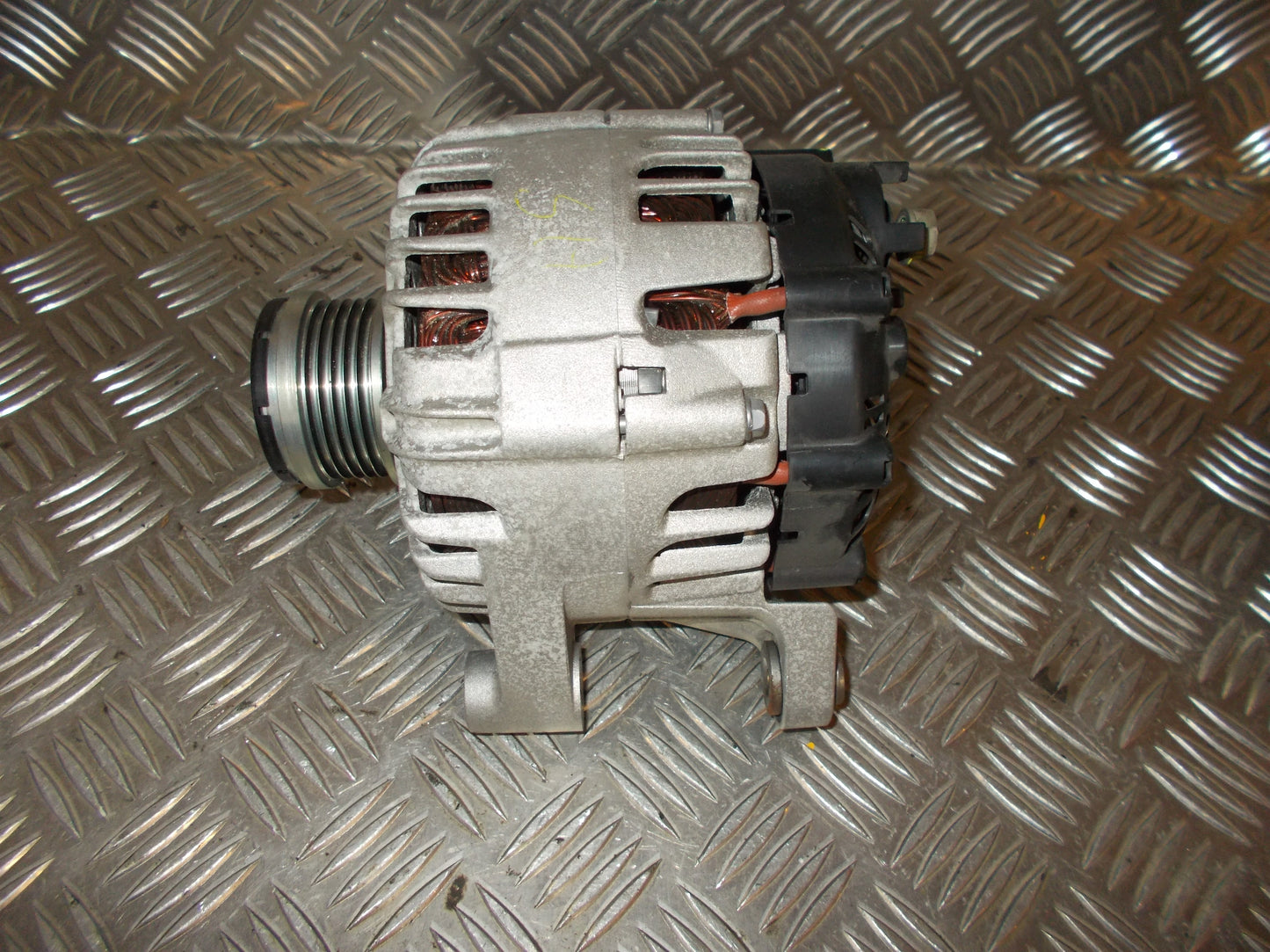 Chevrolet Aveo Generator Med OEM Nr. 13588296 Fra Chevrolet Ophugger