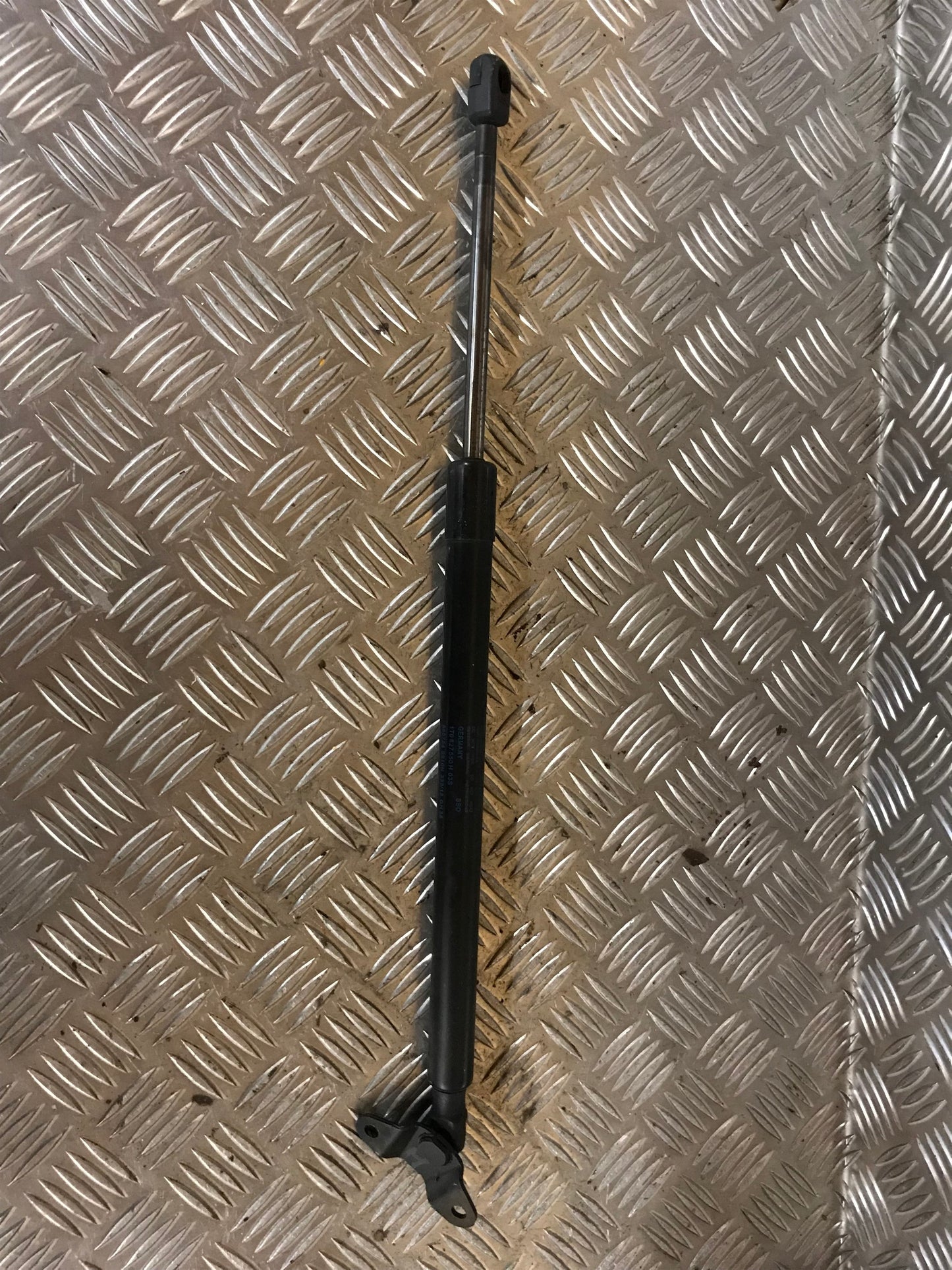 VW Touran GP2 Bagklapsdæmper Med OEM Nr. 1T0827550H Fra VW Ophugger