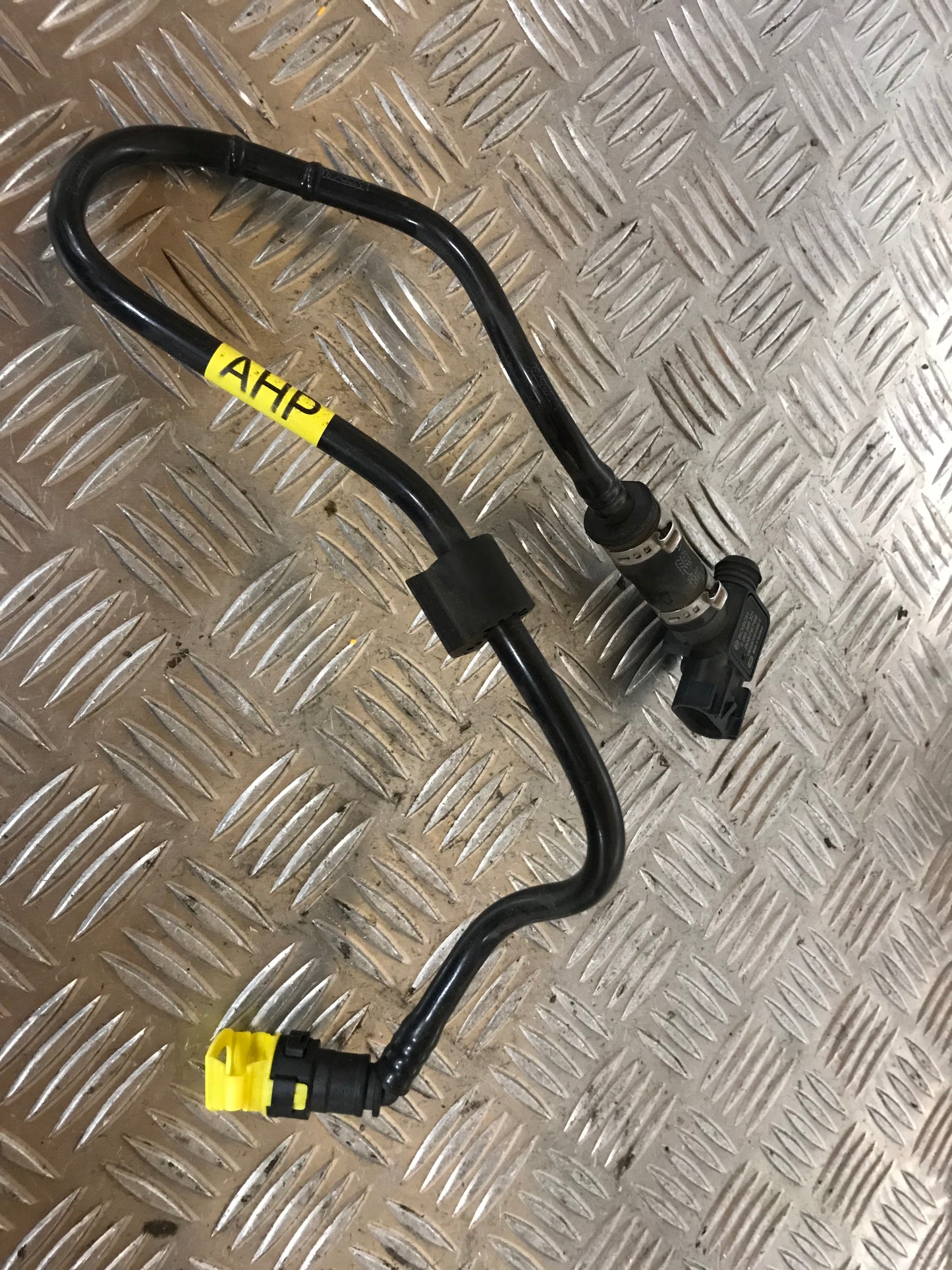 Opel Corsa D Vacuum Ventil Med OEM Nr. 0265005321 Fra Opel Ophugger