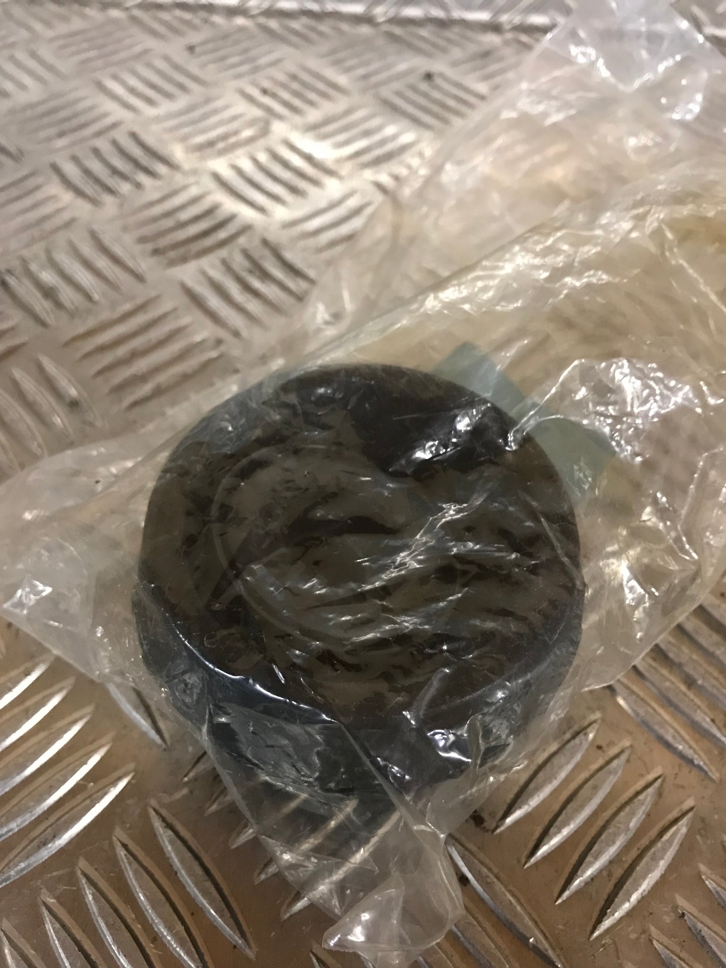 Seat Leon Fjederben Topleje Med OEM Nr. 1J0412331 Fra Seat Ophugger