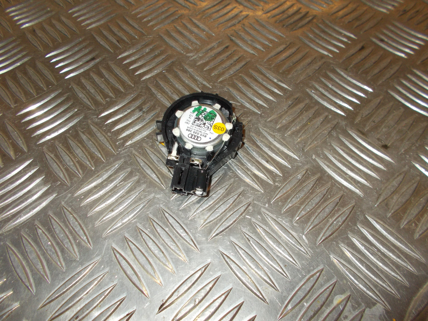 VW Touran GP2 Højttaler Med OEM Nr. 8V0035399 Fra VW Ophugger