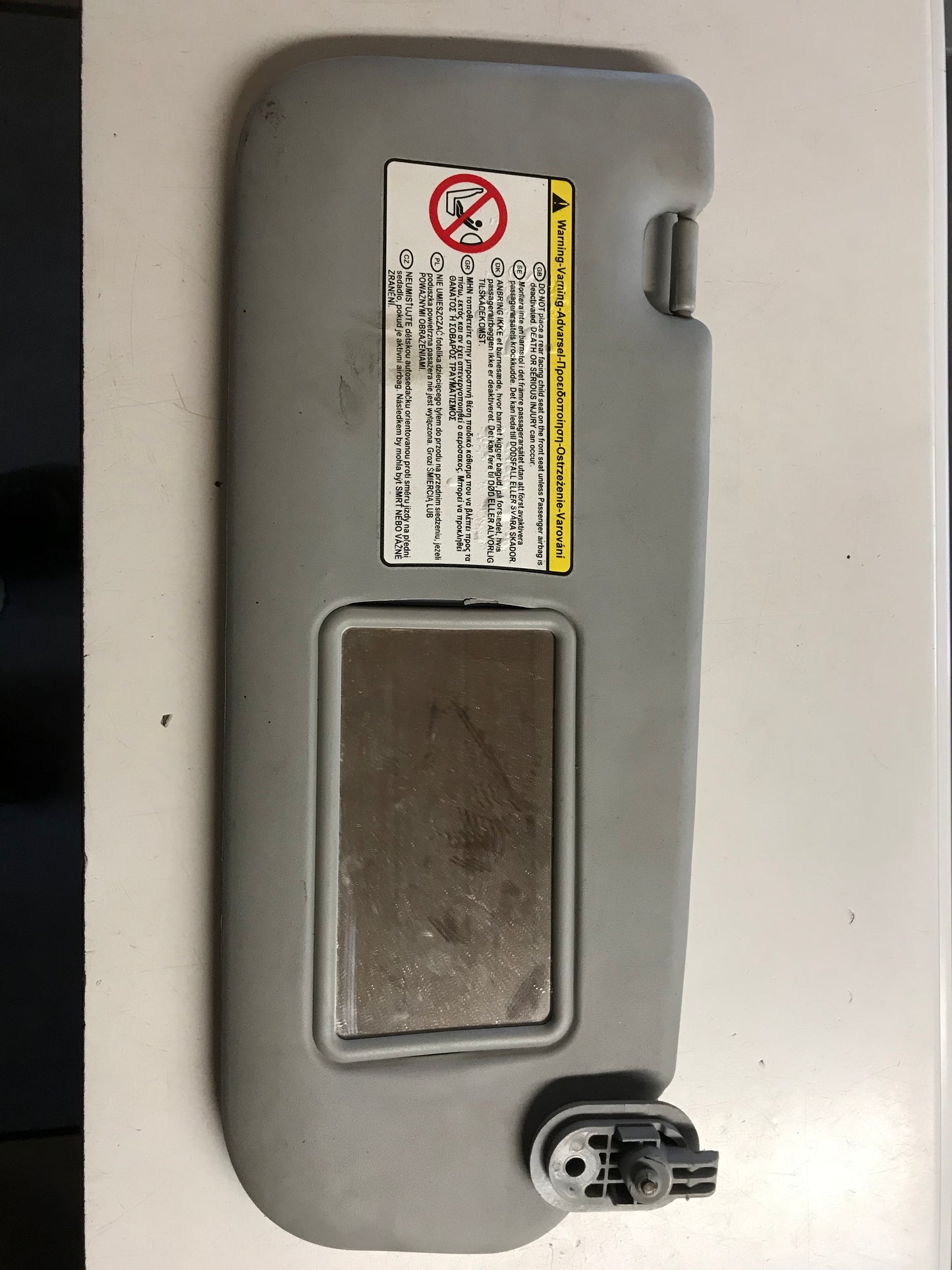 Hyundai I20 MA Solskærm Med OEM Nr. Ophugger Fra Hyundai Ophugger