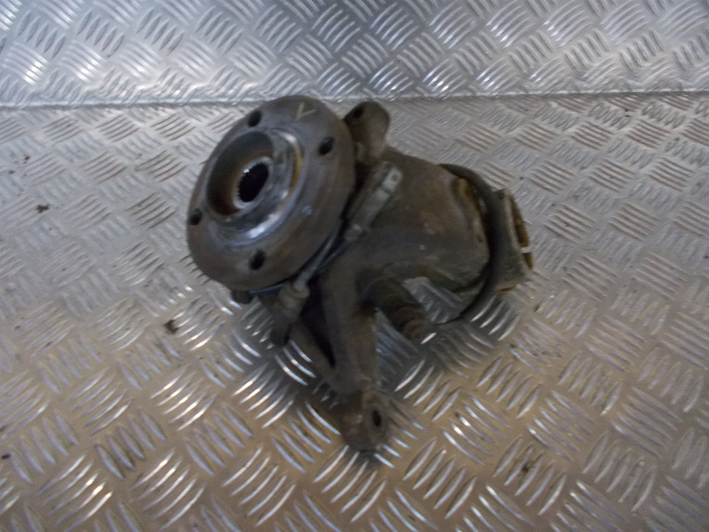 Citroen Berlingo Spindel For V Med OEM Nr. 364654 Fra Citroen Ophugger