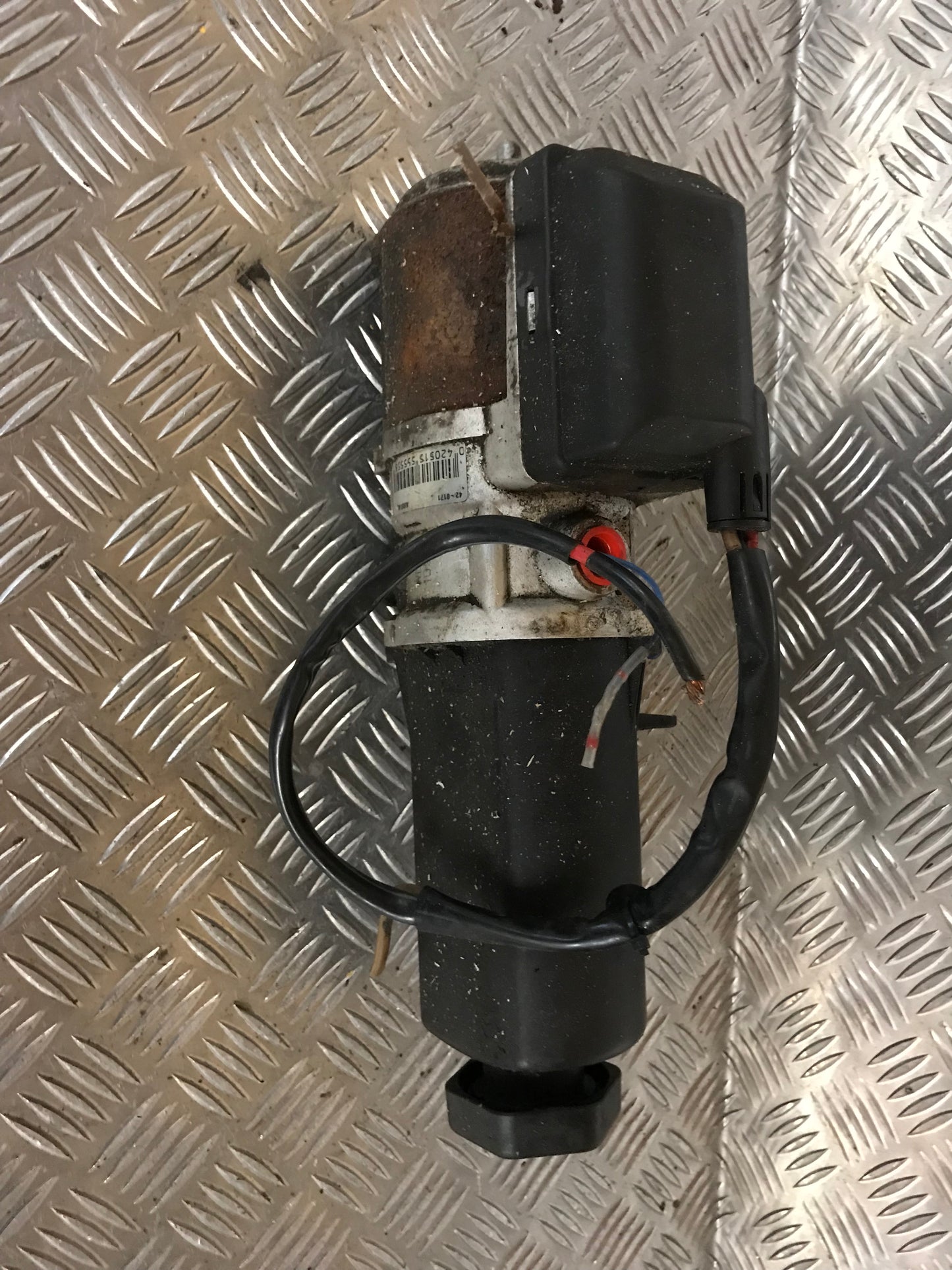 Mercedes A W168 Servopumpe Med OEM Nr. A1684660101 Fra Mercedes Ophugger