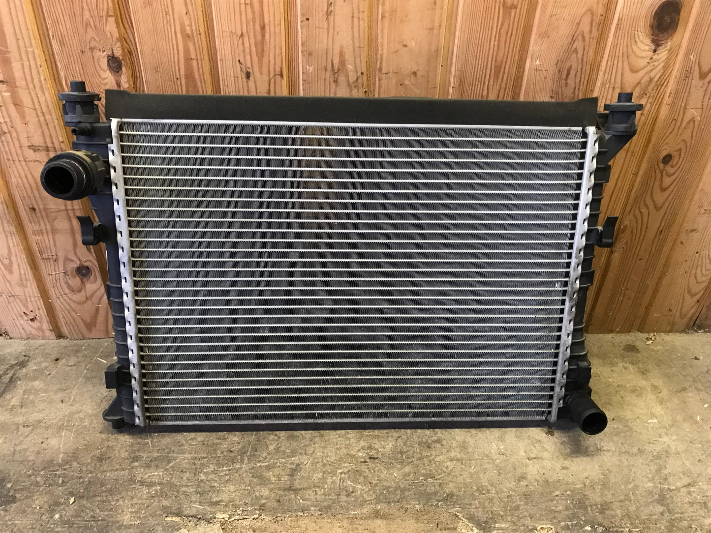 Ford Fiesta 6 Køler Med OEM Nr. 5S6H8005CE Fra Ford Ophugger