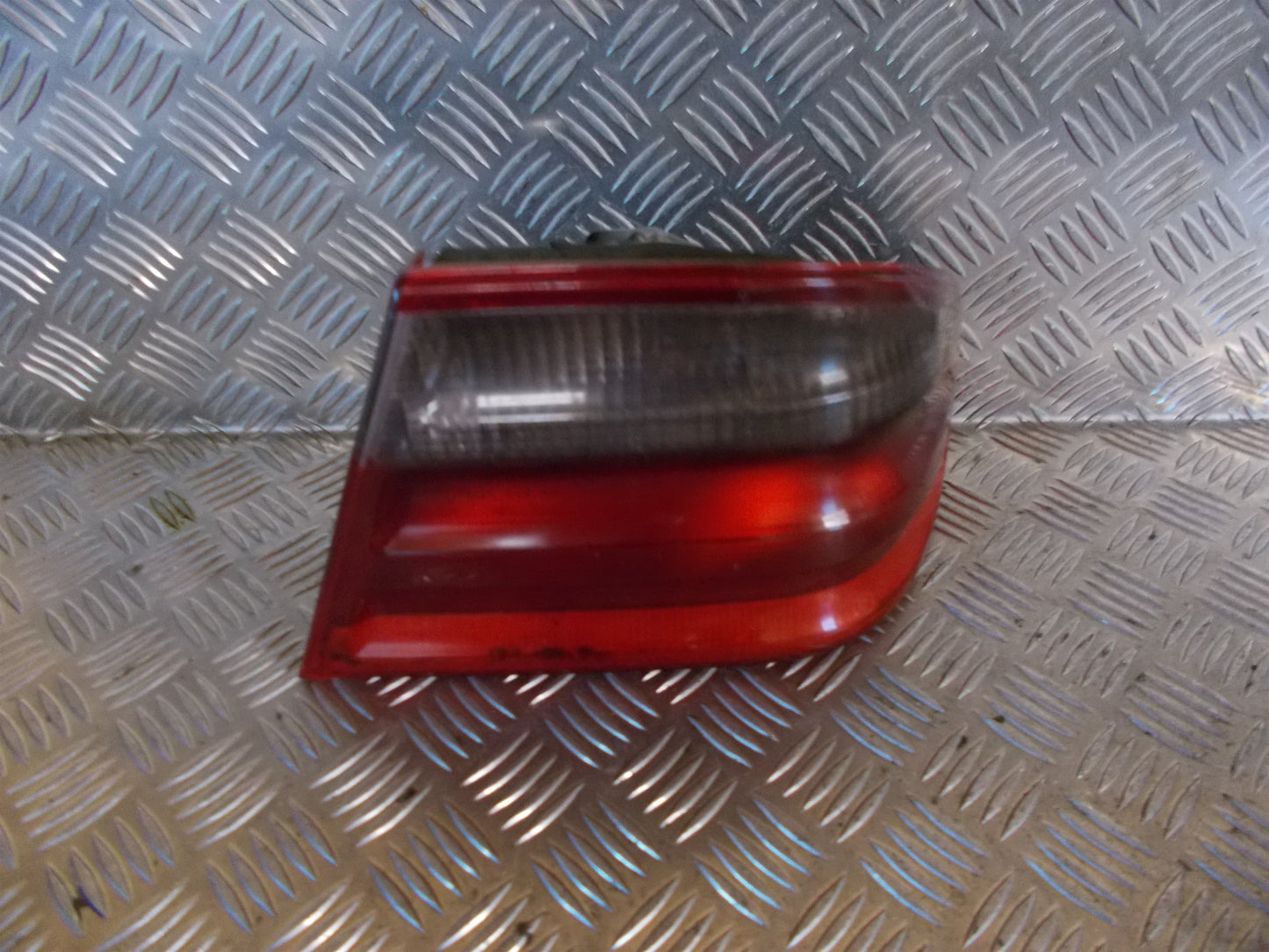 Mercedes E W210 Baglygte Med OEM Nr. Ophugger Fra Mercedes Ophugger