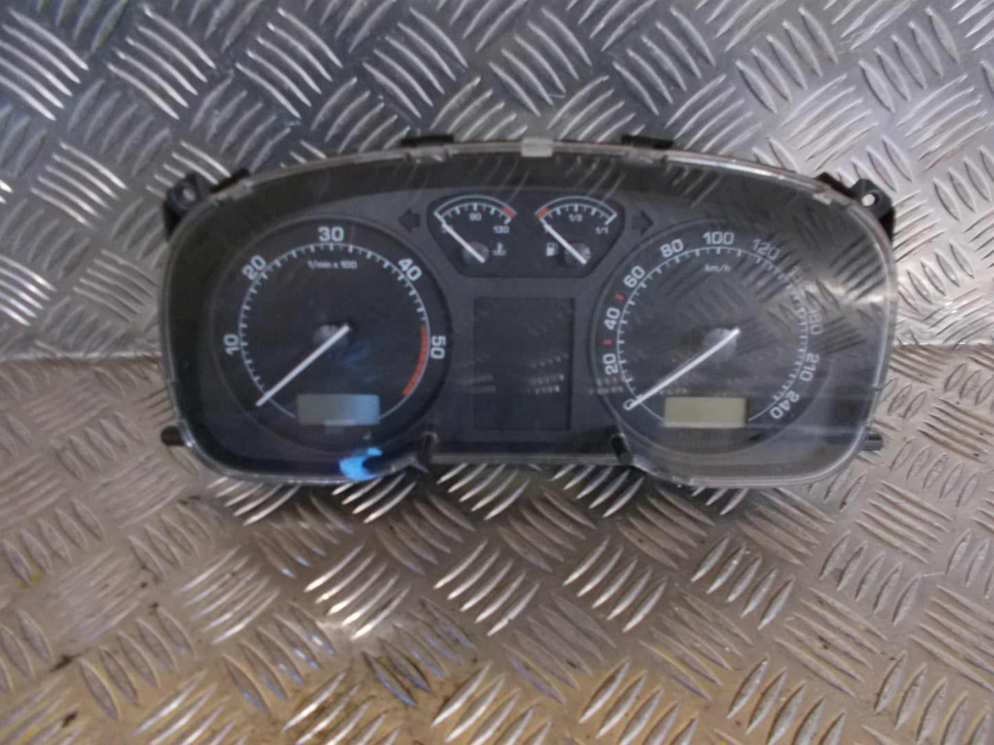 Skoda Octavia Speedometer - Instrument Med OEM Nr. 1U0920811JKD0 Fra Skoda Ophugger