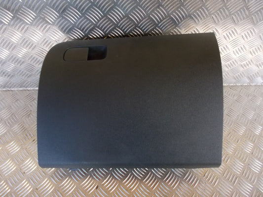 Skoda Octavia Handskerum Med OEM Nr. 5E1857121/A Fra Skoda Ophugger