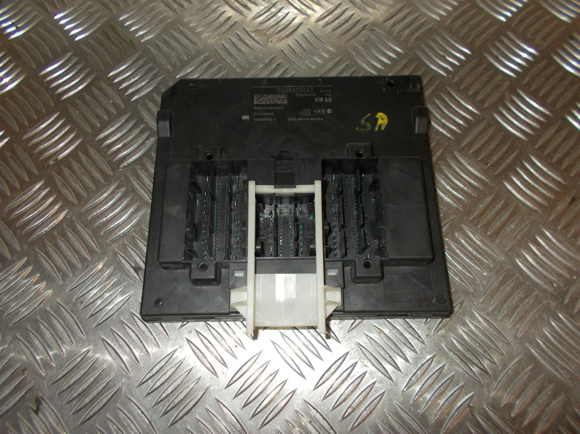 Skoda Octavia Bcm / Komfortkomputer Med OEM Nr. 5Q0937084T Fra Skoda Ophugger