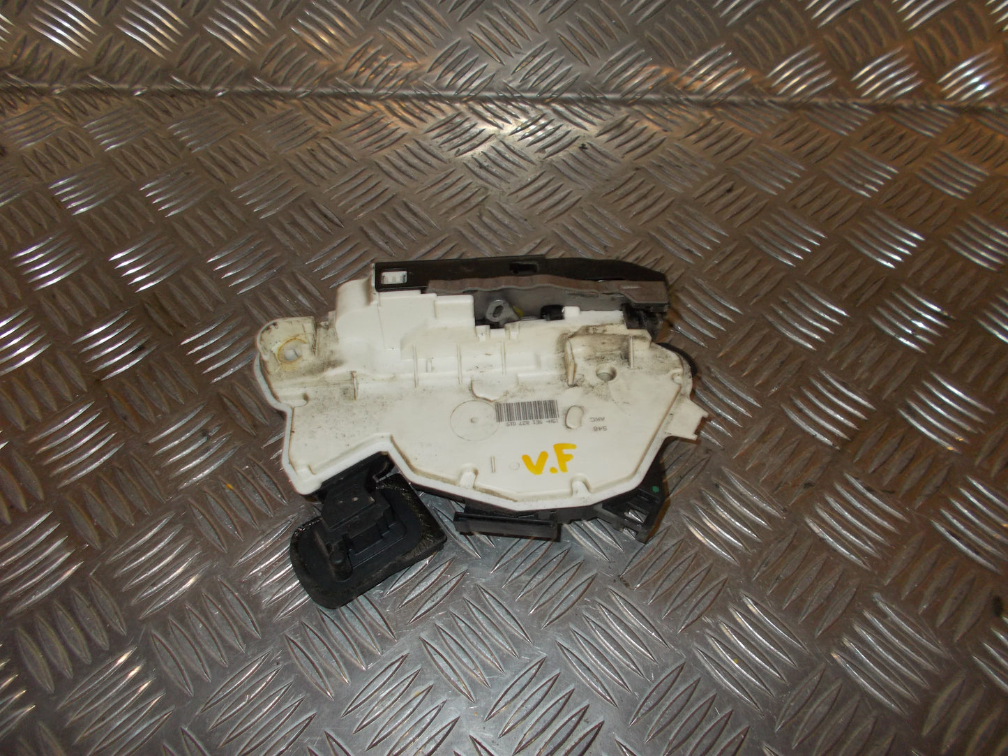 Skoda Octavia Dørlås Med OEM Nr. 5E1837015 Fra Skoda Ophugger