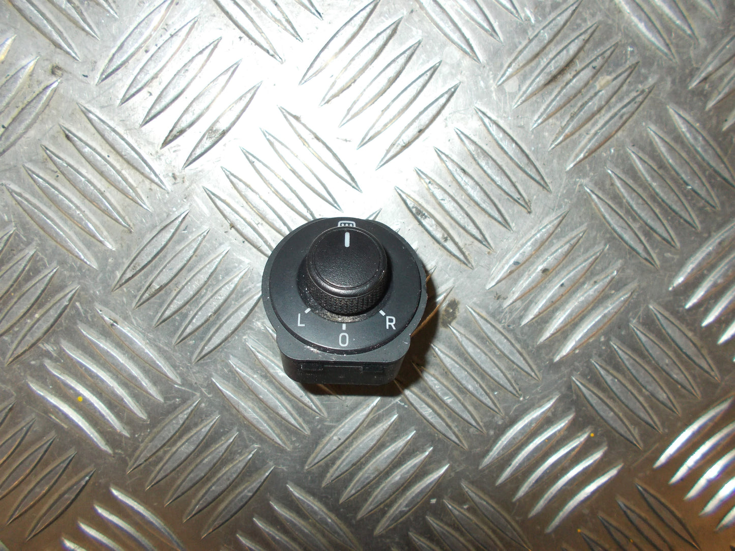 Skoda Octavia Kontakt Sidespejl Med OEM Nr. 5E0959565B Fra Skoda Ophugger