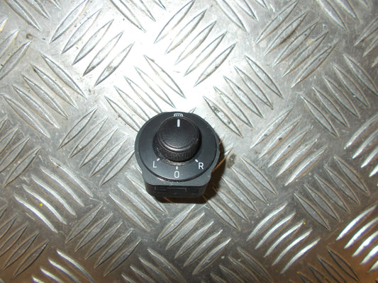 Skoda Octavia Kontakt Sidespejl Med OEM Nr. 5E0959565B Fra Skoda Ophugger