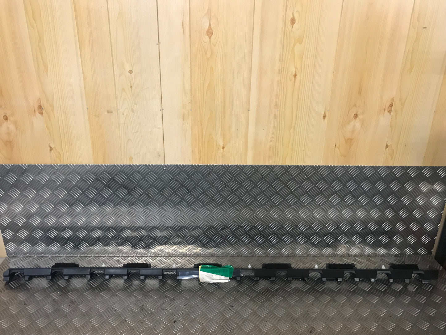 VW Passat 3G Panelliste Med OEM Nr. 3G0853946C Fra VW Ophugger