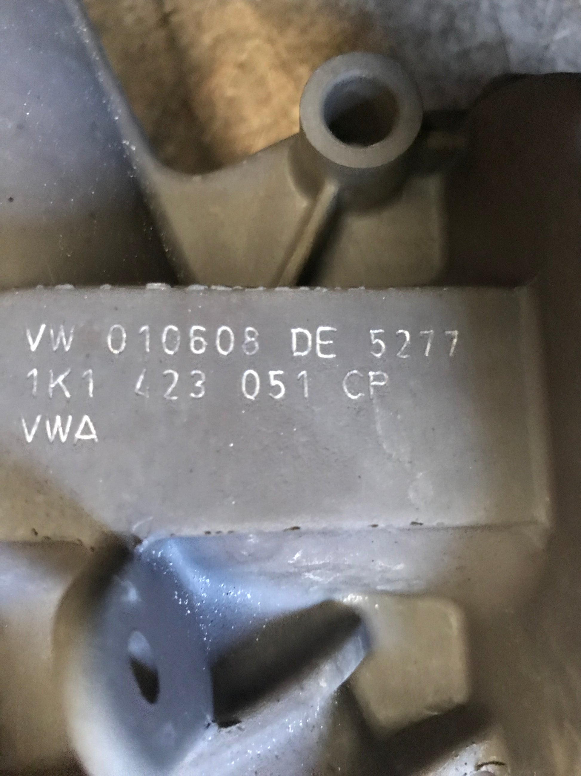 Skoda Octavia Tandstang Med OEM Nr. 1K1423055F Fra Skoda Ophugger