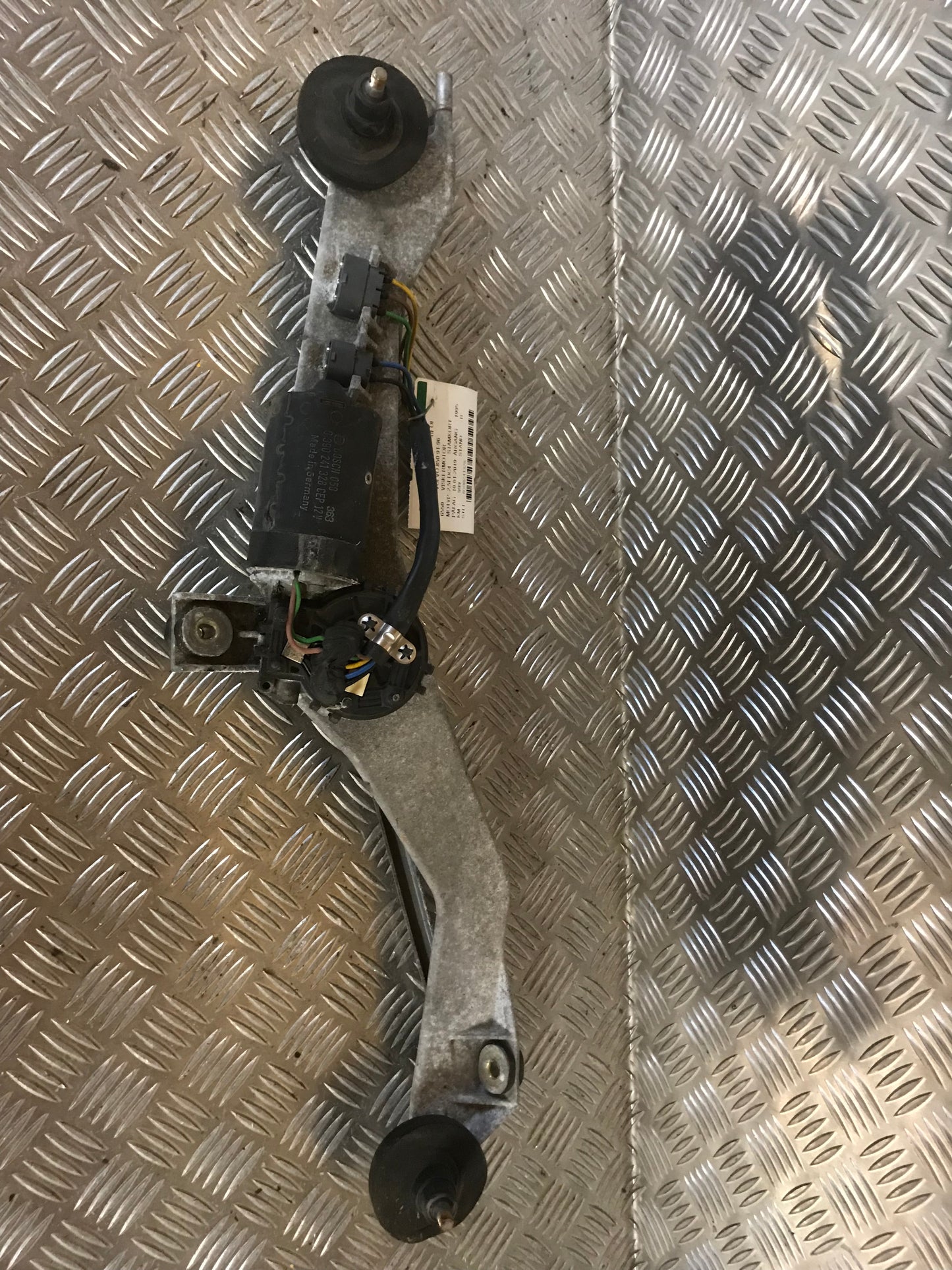 Volvo 850 Viskermotor Med OEM Nr. 0390241328 Fra Volvo Ophugger