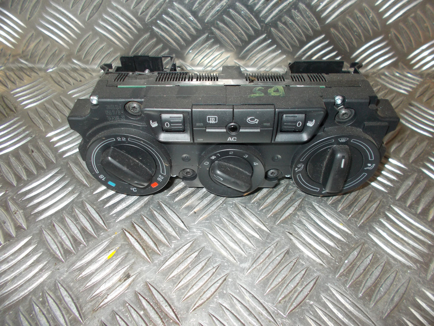 Skoda Octavia Varmeregulering Med OEM Nr. 1Z080045A Fra Skoda Ophugger
