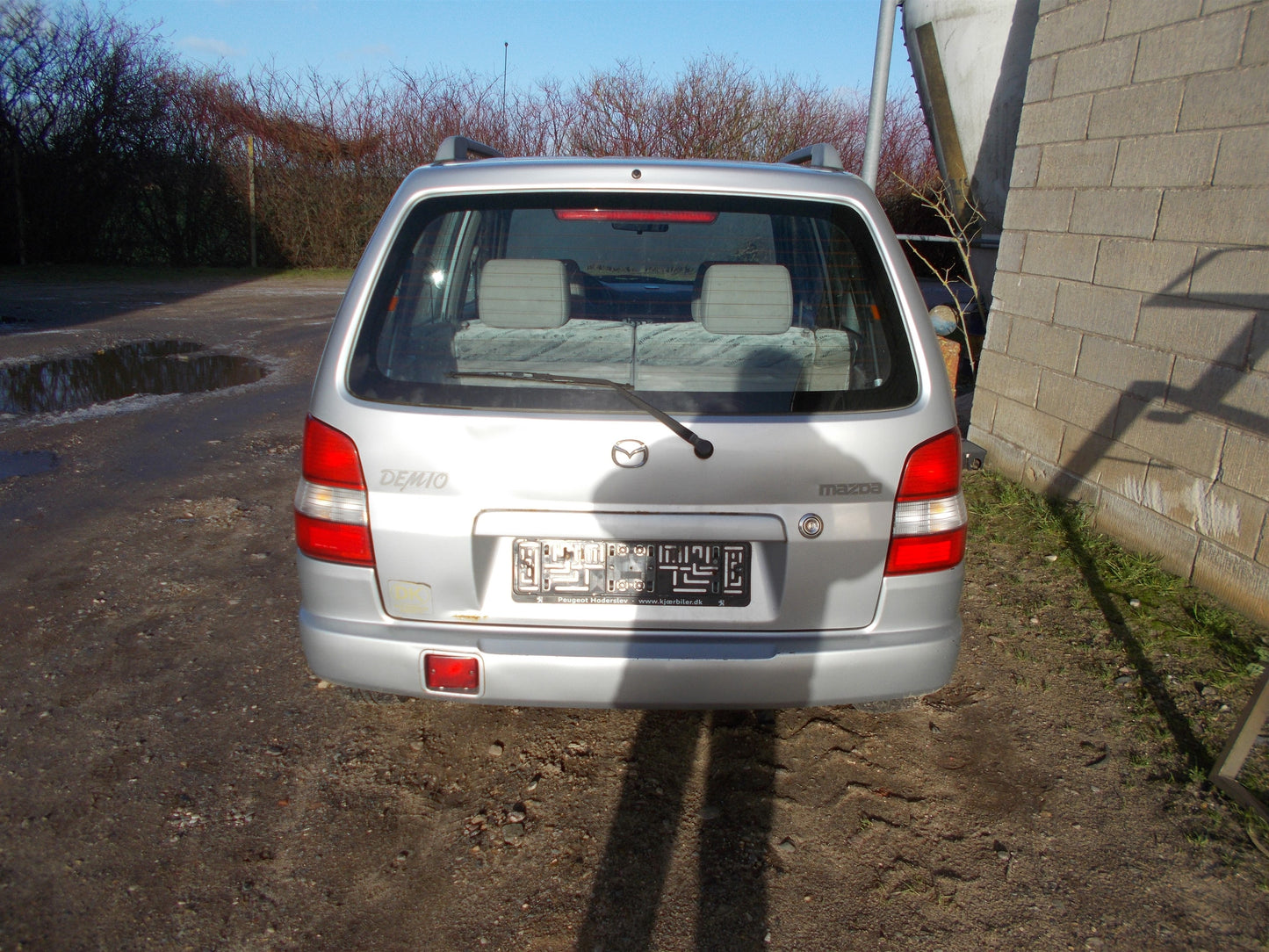 Mazda Demio Pluk-Selv-Bil Med OEM Nr. Ophugger Fra Mazda Ophugger