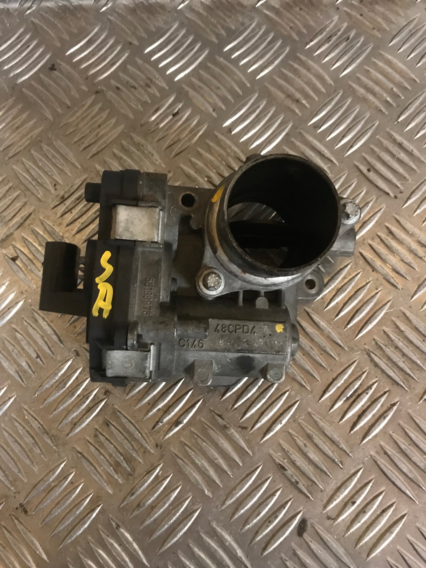 Opel Vectra C Spjældhus Med OEM Nr. 55199975 Fra Opel Ophugger