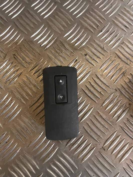 Opel Vectra C Kontakt Rudehejs Med OEM Nr. 09186959 Fra Opel Ophugger