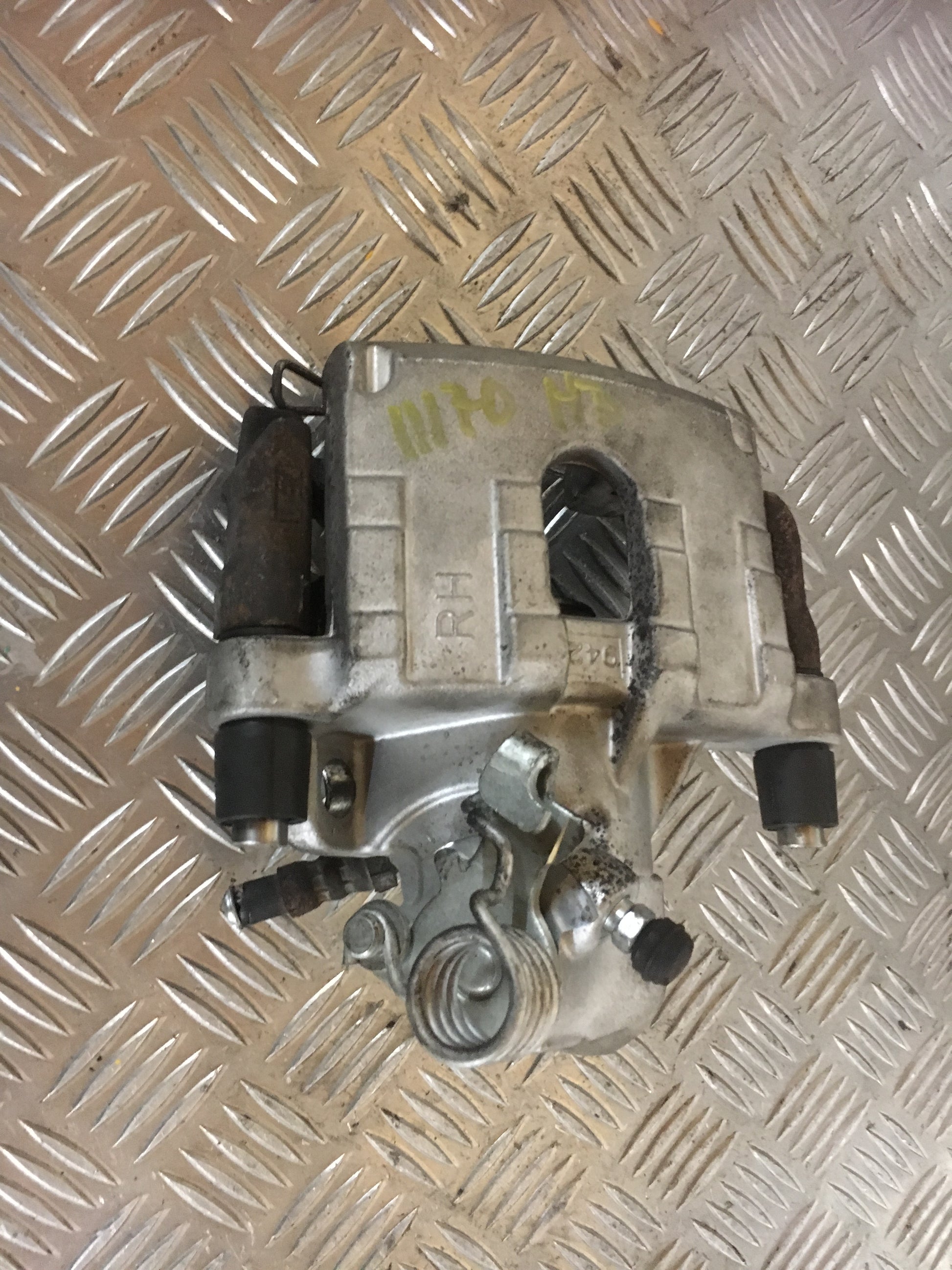 Mazda 5 Bremsekaliber HB Med OEM Nr. Ophugger Fra Mazda Ophugger
