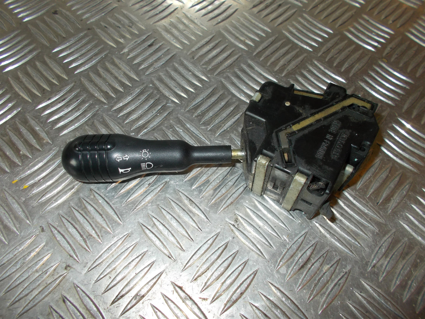 Renault Twingo 1 Kontakt Blink Med OEM Nr. Ophugger Fra Renault Ophugger