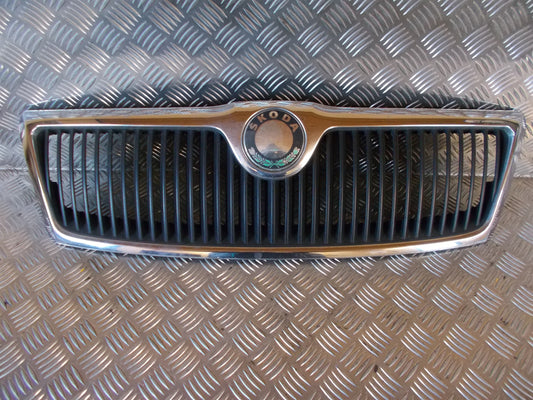 Skoda Octavia Frontgitter Med OEM Nr. 1Z0853668 Fra Skoda Ophugger