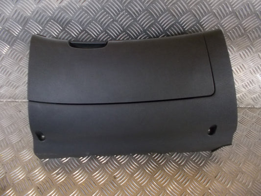 Skoda Octavia Handskerum Med OEM Nr. 1Z1857103 Fra Skoda Ophugger