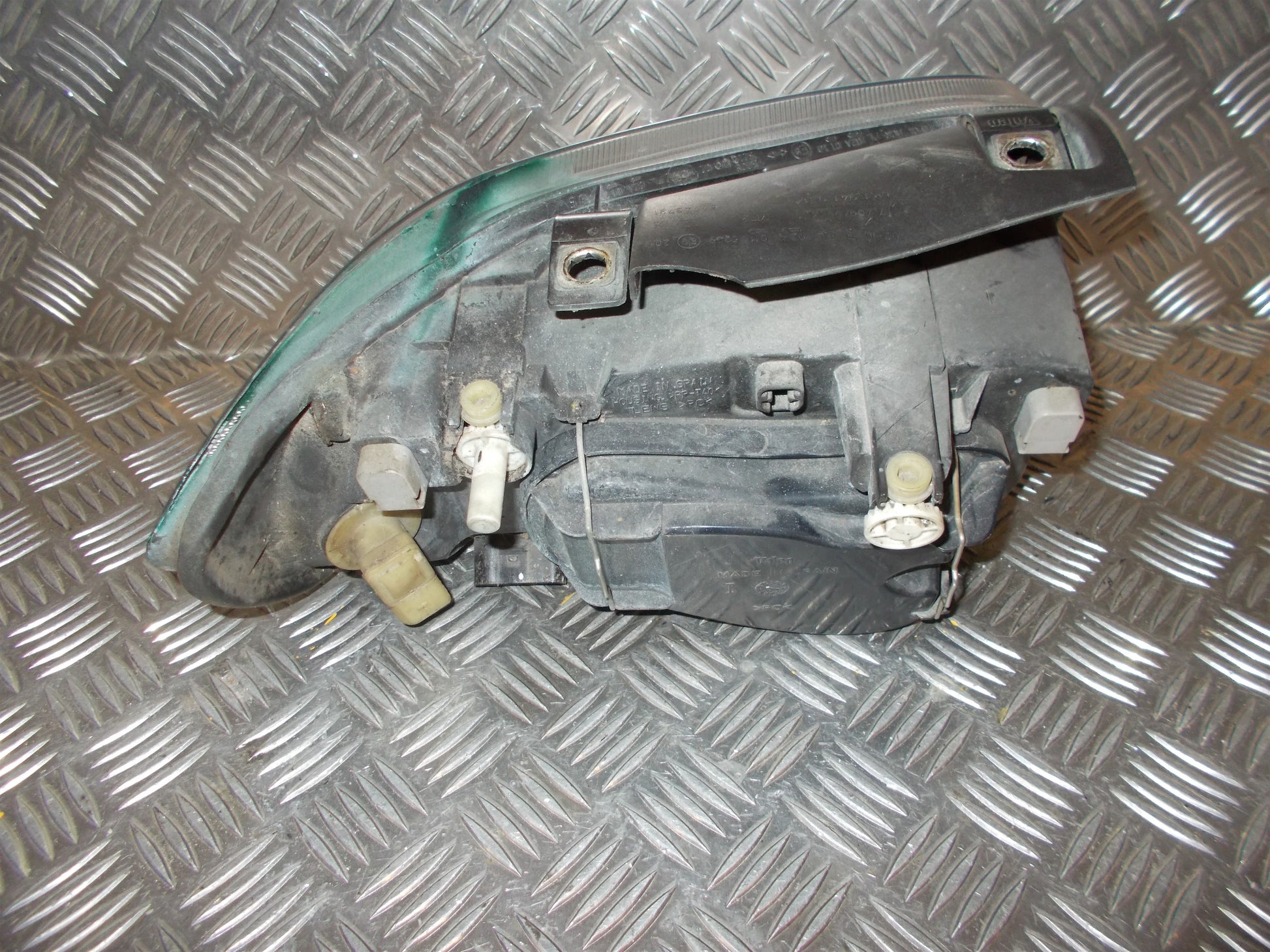 Seat Cordoba Forlygte Med OEM Nr. 6K1941043A Fra Seat Ophugger