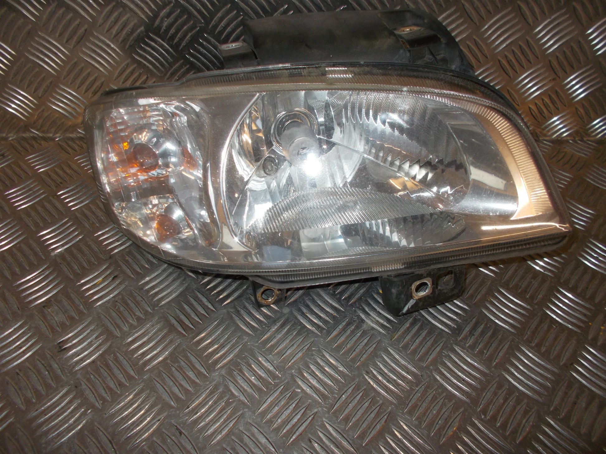 Seat Cordoba Forlygte Med OEM Nr. 6K1941044A Fra Seat Ophugger