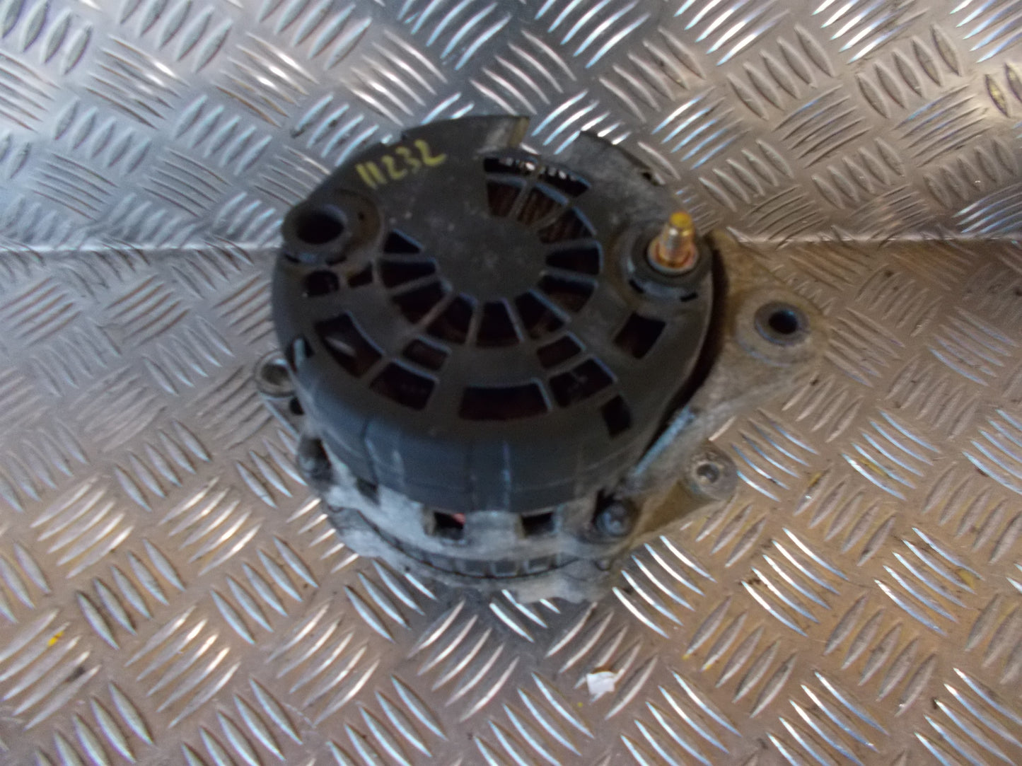 Chevrolet Nubira Generator Med OEM Nr. Ophugger Fra Chevrolet Ophugger